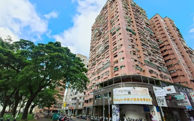 富國公園永久棟距景觀大兩房｜左營富國路・邊間三面採光
