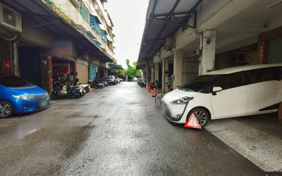 前鎮瑞隆商圈翻新1+2樓美寓｜898萬買3房2.5衛，門口可停車、店住兩用一次滿足