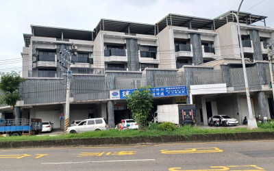 大寮仁德路三角窗雙併透天四樓出租