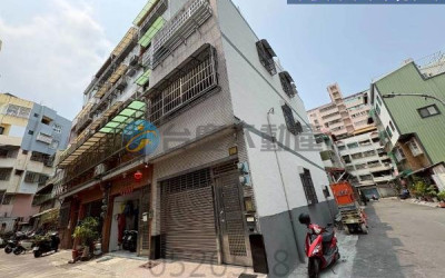 建工商圈翻新5房透天｜1398萬買透天、大樓價享雙車位，未來捷運黃線生活圈