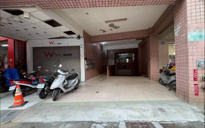 自由明誠商圈大坪數金鑽店面出租｜北高雄蛋黃區84坪稀有店面