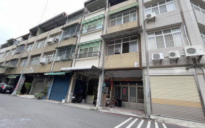 鳳山忠孝街透天｜1080萬入手核心生活圈4房透天宅