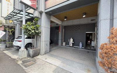 鳳山頂庄商圈黃金店面出租｜近88快速道路｜一樓店面＋騎樓｜創業首選