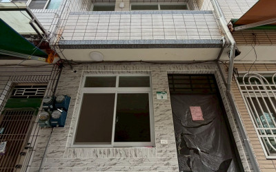 高雄高工輕軌站四房車位宅｜建興商圈稀有大四房，明星學區一步到位